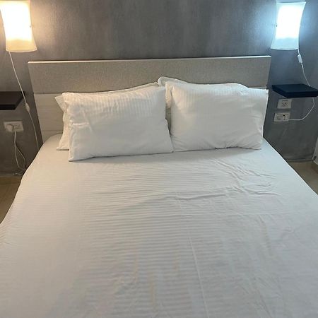 Llalis Luxury Apartment Eilat Bagian luar foto